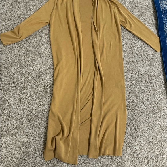 Mango - Picture 2 of 6